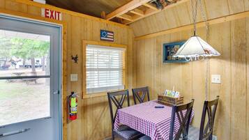 Apartment (0 Bedroom) | Bahagian dalam