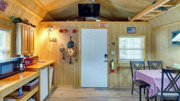 Apartment (0 Bedroom) | Bahagian dalam