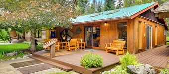 Unique Nordman Retreat 1 Mi to Priest Lake!