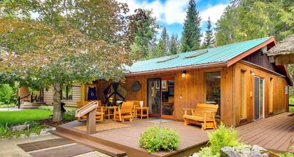 Unique Nordman Retreat 1 Mi to Priest Lake!