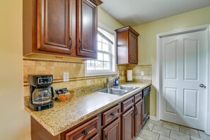 Mikrowelle, Ofen, Herdplatte, Geschirrspüler