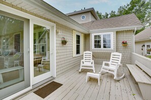 Cottage (3 Bedrooms) | Interior - Kennebunkport Getaway w/ Grill: Walk to Beach! (Kennebunkport)