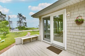 Cottage (3 Bedrooms) | Interior - Kennebunkport Getaway w/ Grill: Walk to Beach! (Kennebunkport)