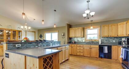 9 Mi to Helena: Mtn-view & Hot Tub at Huge Home