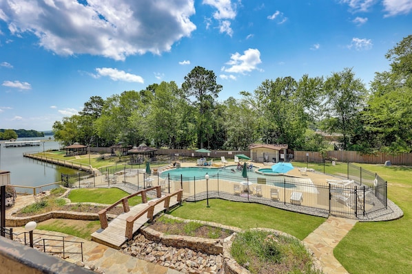 Interior - Hot Springs Condo on Lake Hamilton w/ Views! (Hot Springs)