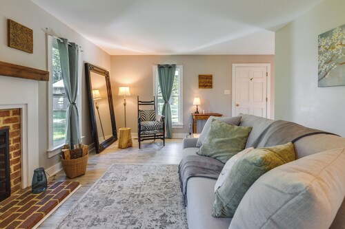 Tranquil Cottage in Virginia Countryside w/ Pond!
