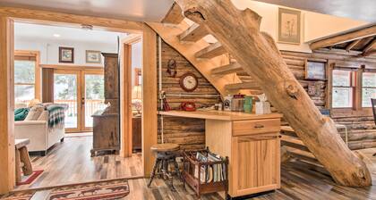 Creekside Clancy Cabin in Helena Natl Forest!