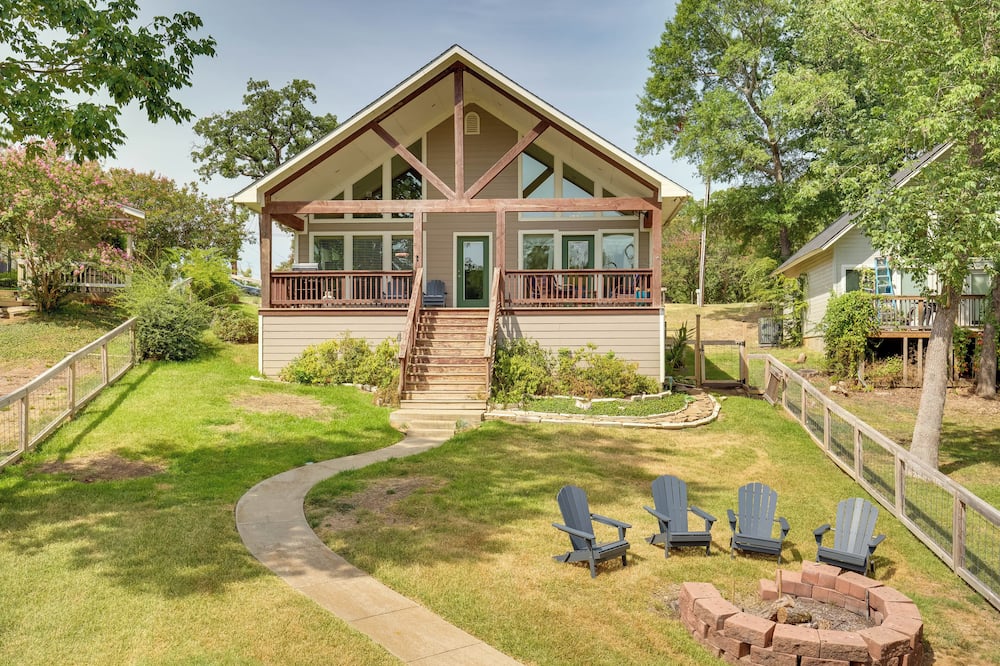Fish & Kayak: Tranquil Cedar Creek Home! - Mildred, TX