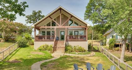 Fish & Kayak: Tranquil Cedar Creek Home!