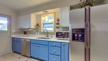 Cottage (2 Bedrooms) | Interior