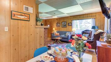 Cottage (2 Bedrooms) | Interior