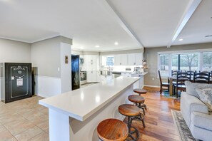 House (4 Bedrooms) | Interior - Deck & Views: Spacious Lake House Escape (Hodgen)