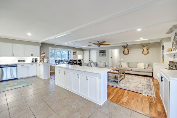 House (4 Bedrooms) | Interior