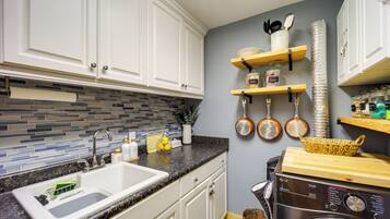 Apartment (1 Bedroom) | Interior