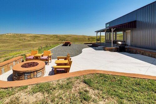 Secluded Nebraska Getaway: 2 Mi to Lake Mcconaughy