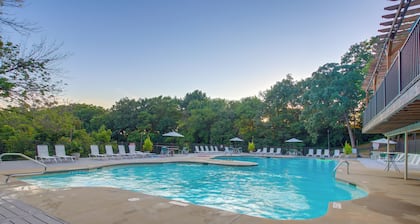 Boat Slip + Pool Access: Lake of the Ozarks Condo