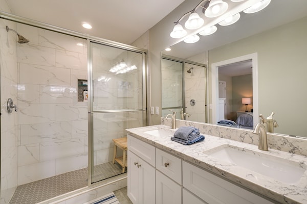 Chic Spring City Townhome On Watts Bar Lake! - Decatur, TN
