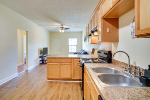 烤箱、爐台、洗碗機、鍋具/餐盤/廚房用品