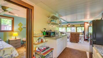 House (2 Bedrooms) | Interior