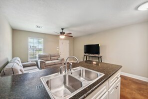 Apartment (2 Bedrooms) | Interior - Lovely Lake Charles Duplex in Central Location! (Lake Charles)