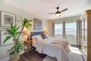 Apartment (3 Bedrooms) | Interior - Oceanfront Satellite Beach Condo w/ Balcony, Views (Satellite Beach)