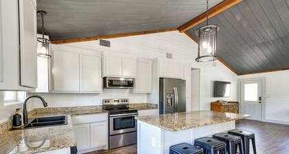 Pet-friendly Texas Home w/ Furnished Patio & Grill