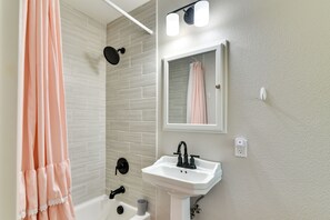Talo (4 Bedrooms) | Sisätilat