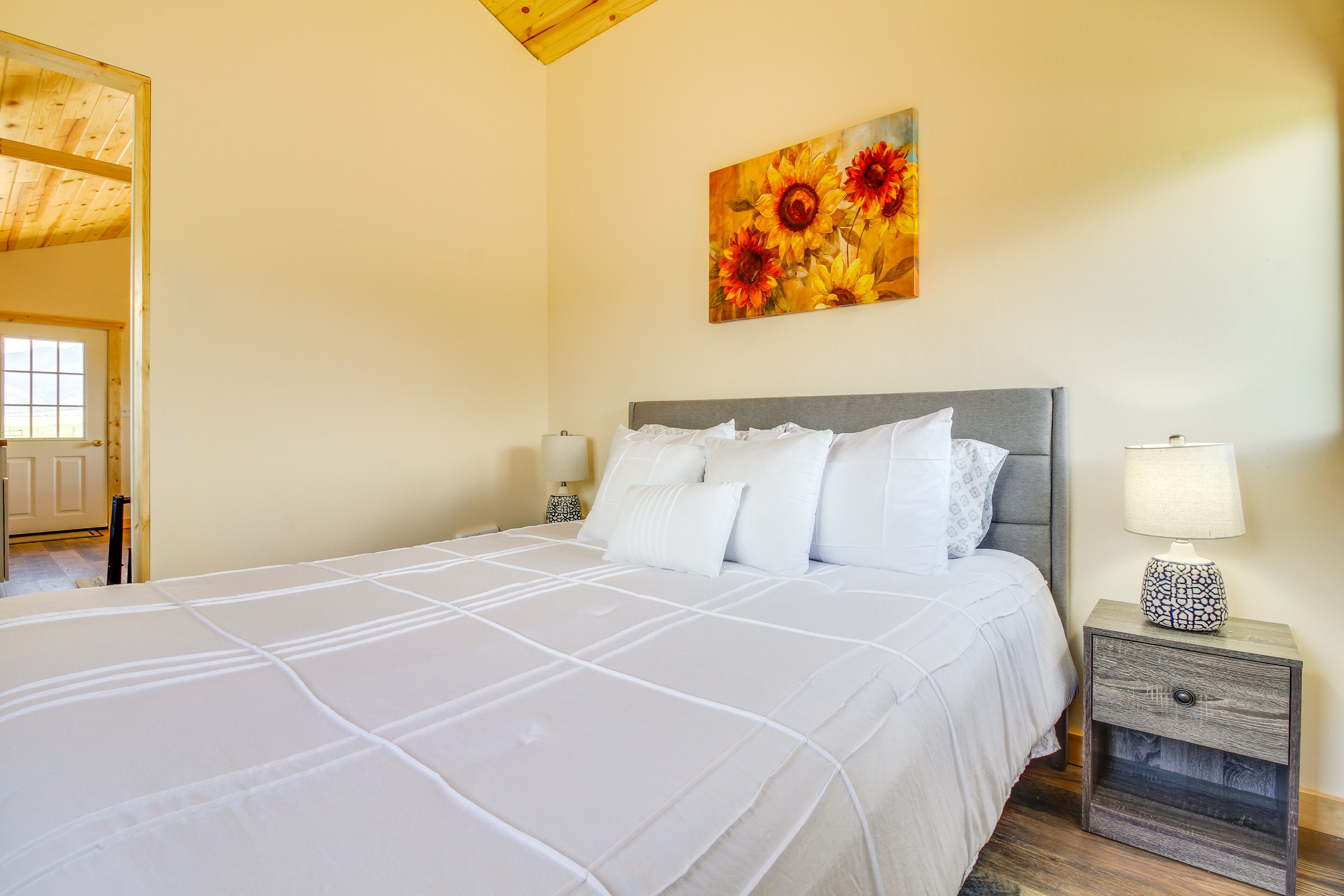 1 bedroom, laptop workspace, bed sheets