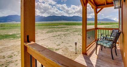 Mountain-view Montana Rental Cabin on Alpaca Farm!