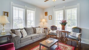 Interior - Lake Charles Vacation Rental - Walk to the Lake! (Lake Charles)