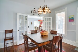 Interior - Lake Charles Vacation Rental - Walk to the Lake! (Lake Charles)
