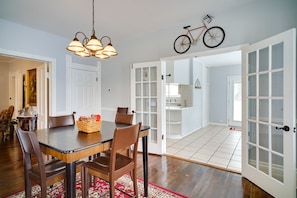 Interior - Lake Charles Vacation Rental - Walk to the Lake! (Lake Charles)