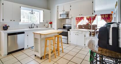 Lake Charles Vacation Rental - Walk to the Lake!