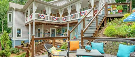 المنشأة من الداخل