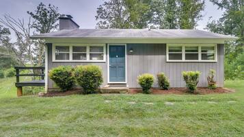 Cottage (2 Bedrooms) | Front of property