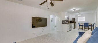 Modern Home in Edinburg: Half-mi Walk to Utrgv!