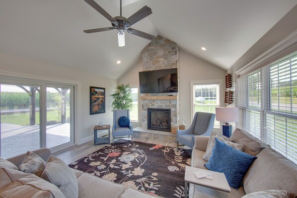 House (4 Bedrooms) | Interior