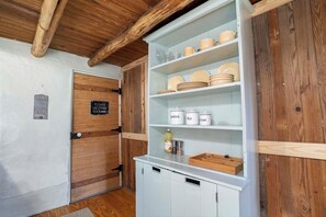 Apartment (0 Bedroom) | Interior