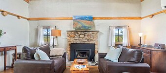 Rustic Bailey's Retreat Cabin Near Wineries!