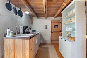 Apartment (0 Bedroom) | Interior