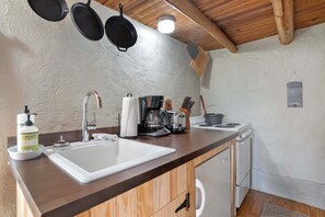 Apartment (0 Bedroom) | Interior - Rustic Bailey's Retreat Cabin Near Wineries! (Charlottesville)