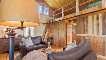 Apartment (0 Bedroom) | Interior