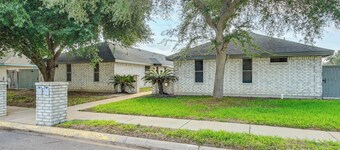 Welcoming Edinburg Apartment - Pet Friendly!