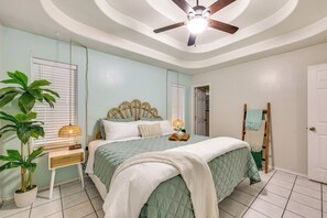 Apartment (2 Bedrooms) | Interior - Welcoming Edinburg Apartment - Pet Friendly! (Edinburg)