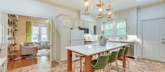 Charming Lake Charles Vacation Rental w/ Yard