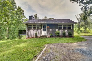 Cottage (2 Bedrooms) | Interior - Charlottesville Getaway in Bailey's Retreat! (Charlottesville)