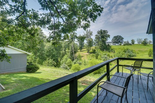 Cozy Charlottesville Getaway in Bailey's Retreat