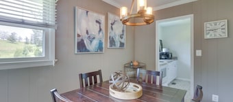 Cozy Charlottesville Getaway in Bailey's Retreat