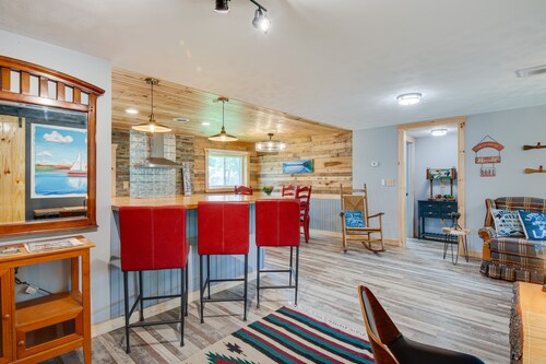 Charming Lake Chautauqua Home: Walk to Water!