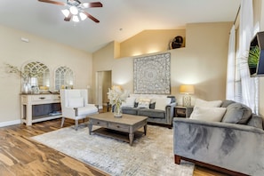 House (4 Bedrooms) | Interior